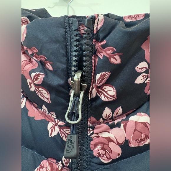 The North Face Flare Jacket Navy Blue Floral 550 Down Fill | Women’s Size Medium - Picture 8 of 9